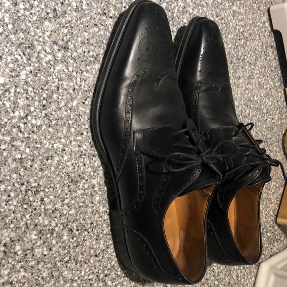 Magnanni 10.5 Black Leather Wing Tipped Oxfords - Picture 3 of 4